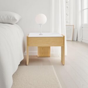 MESITA GIO. 1 CAJÓN, CHAPA MADERA ROBLE Y TAPA PORCELÁNICO BLANCO