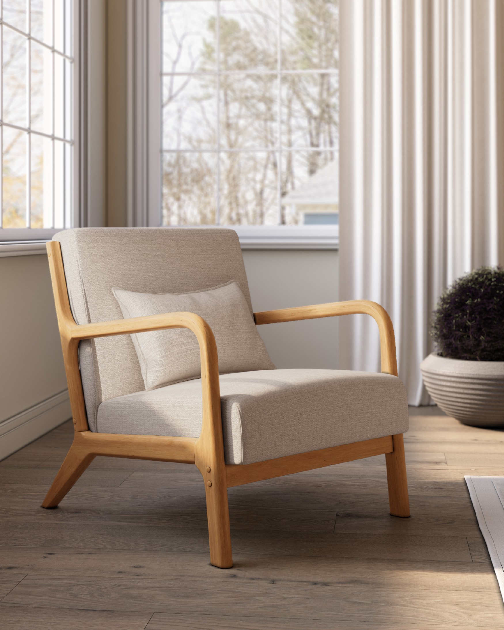 Butaca Ume con tapizado nácar y acabado madera clara