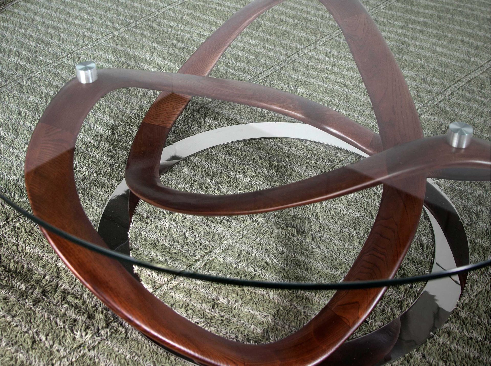 Mesa centro redonda cristal templado, nogal y acero cromado - Imagen 7