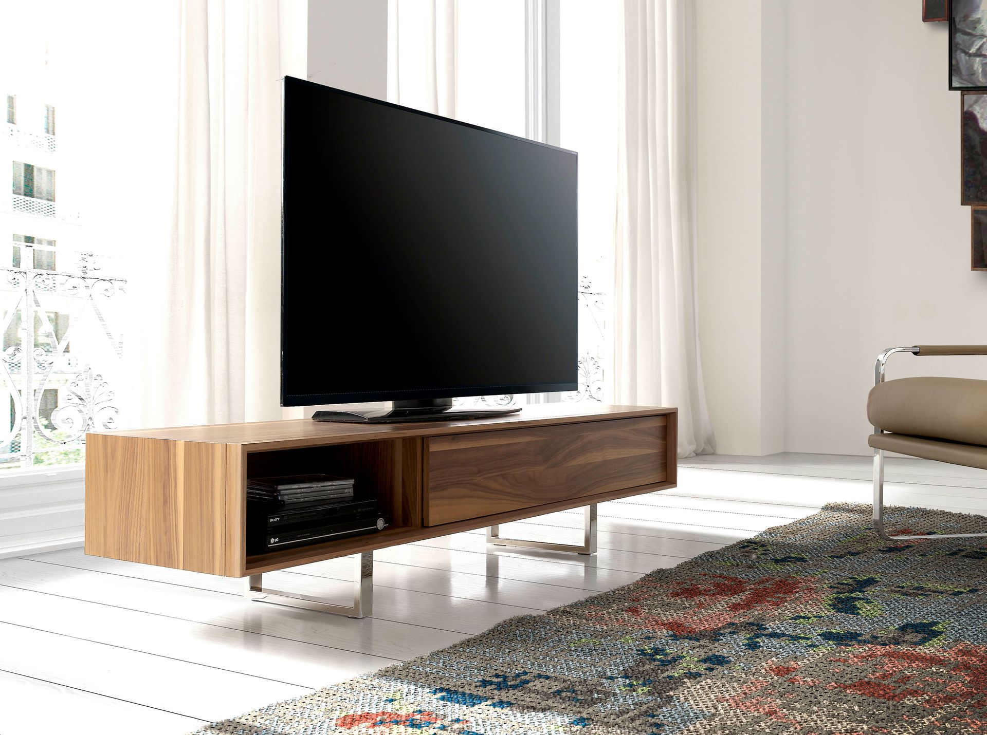 Mueble TV nogal y acero cromado - Imagen 5