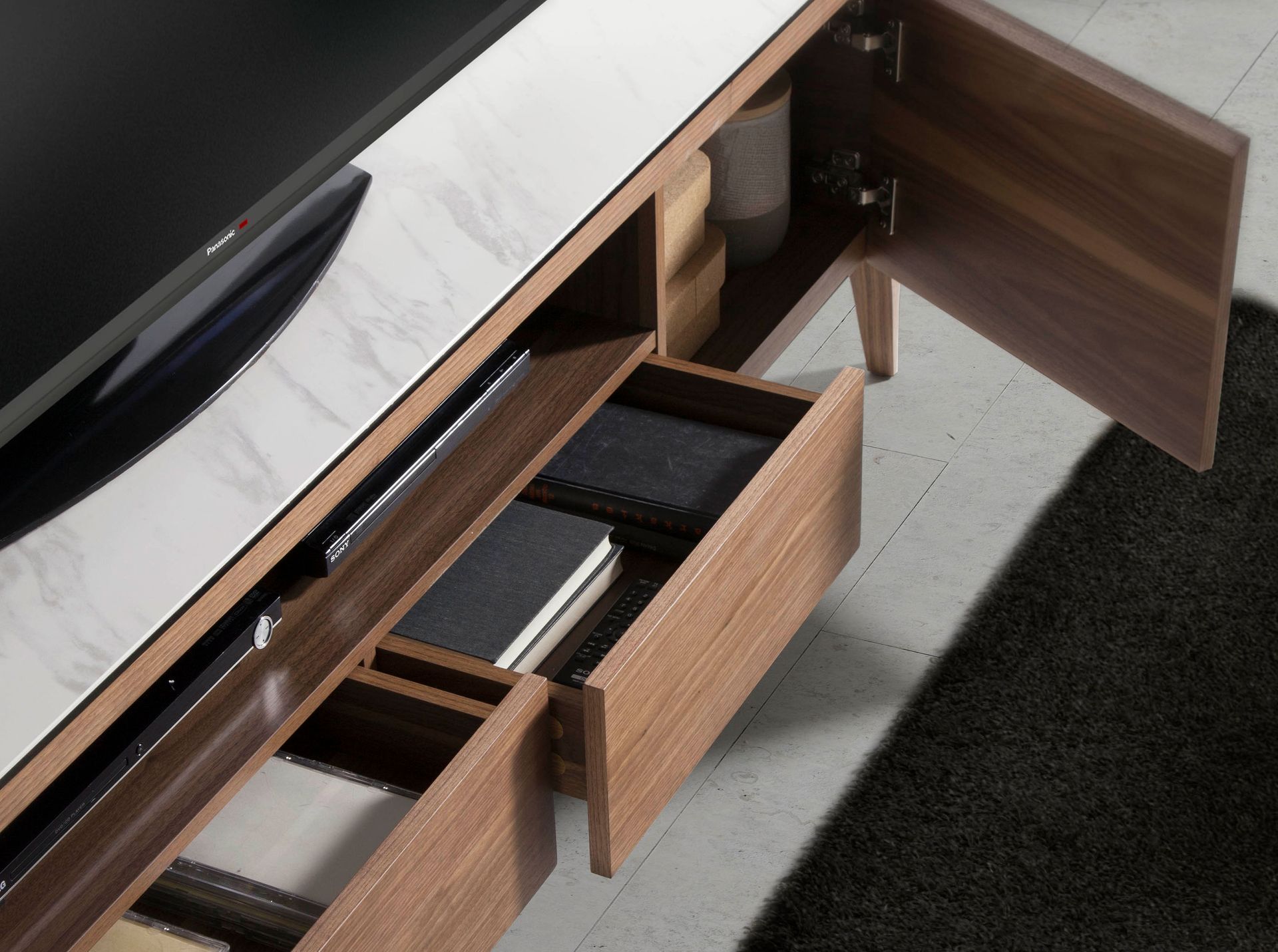 Mueble TV nogal con tapa de cristal imitación mármol - Imagen 6