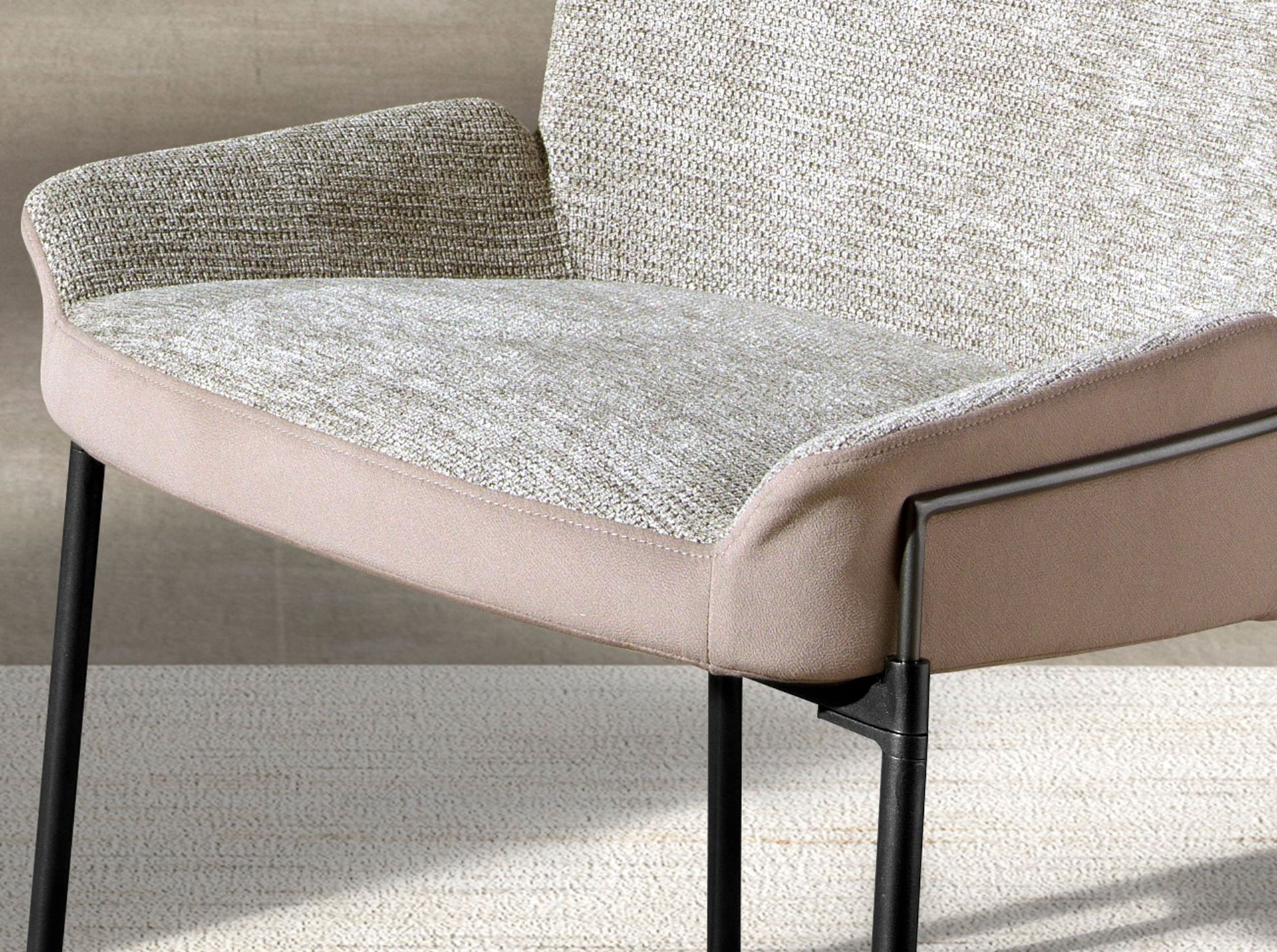 Silla tela gris y terciopelo marrón - Imagen 7