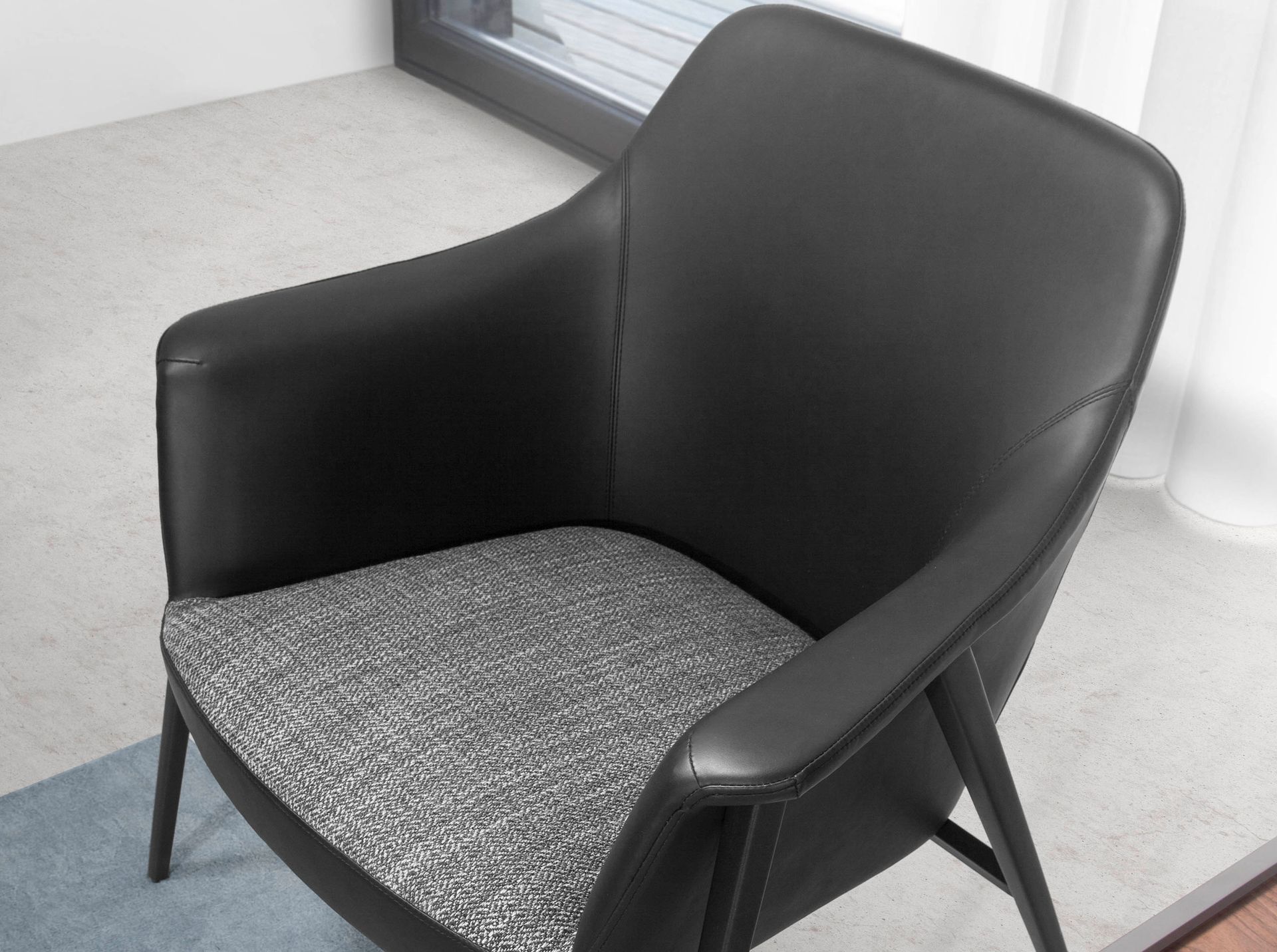 Sillón tela gris y polipiel negro - Imagen 7