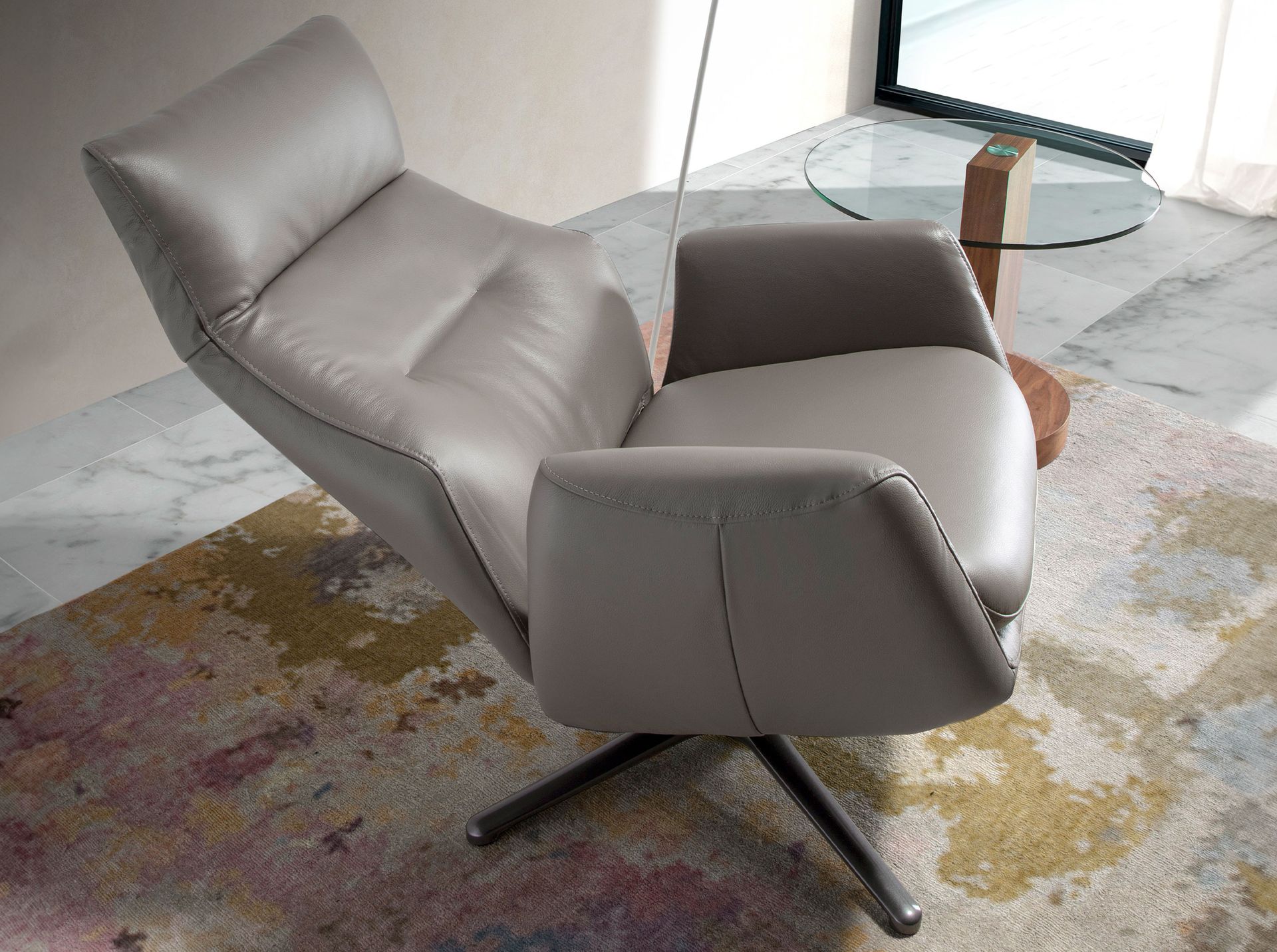 Sillón giratorio reclinable piel gris oscuro - Imagen 5