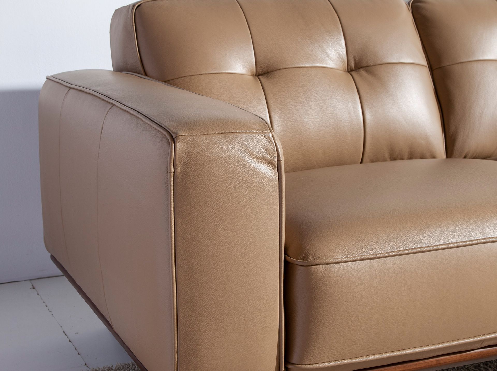 Sofá Chester 2 plazas piel arena - Imagen 7