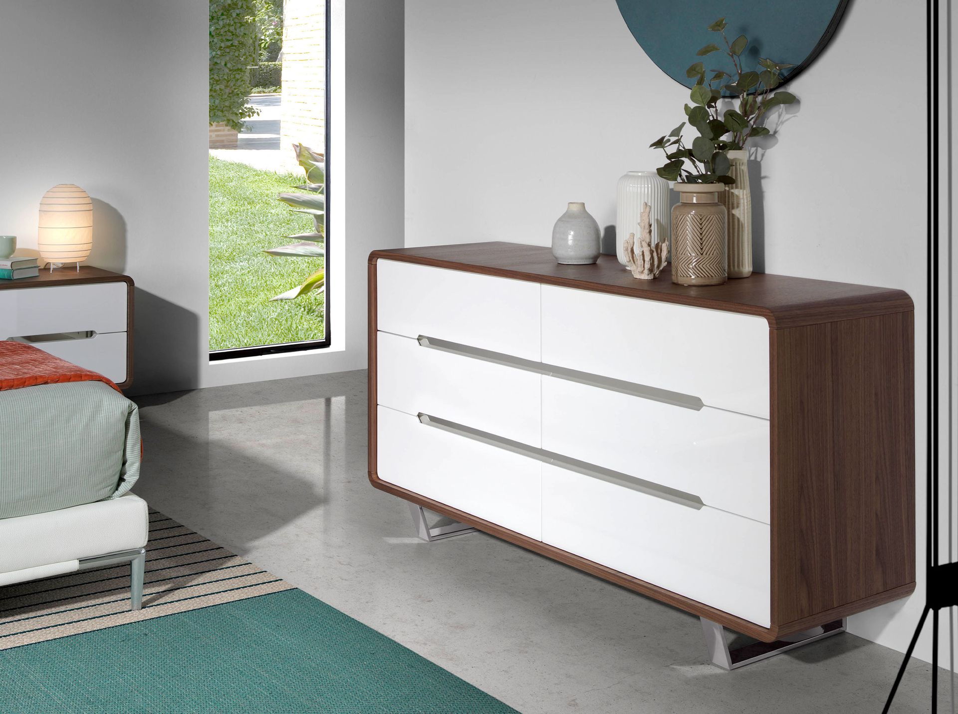 Cómoda madera blanco, nogal y acero cromado - Imagen 3