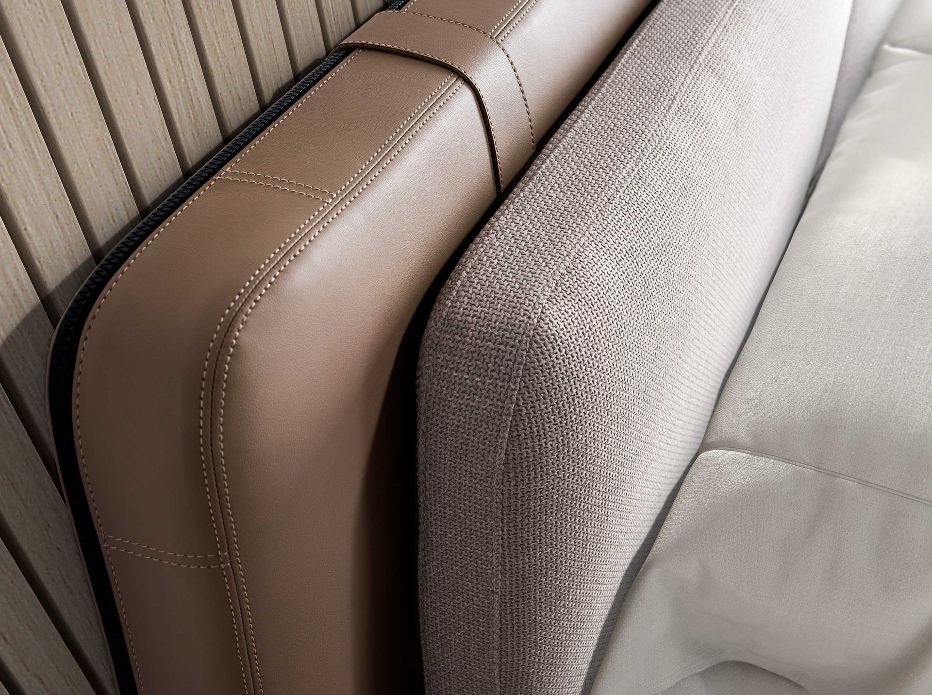 Cama polipiel color visón y tela color gris - Imagen 7