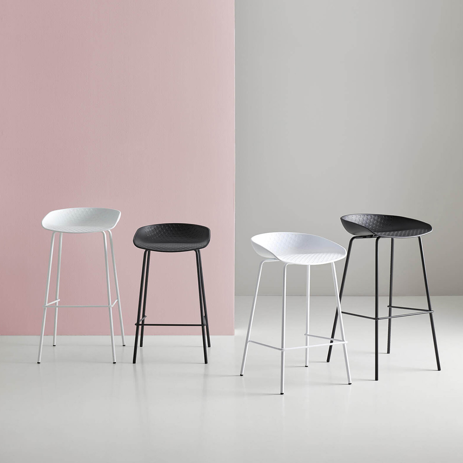 TABURETE NETTA NEGRO - Imagen 8