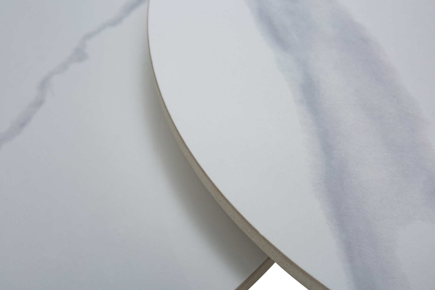 SET 2 MESAS CENTRO RED. RILEY BLANCO BRILLO PATAS - Imagen 4