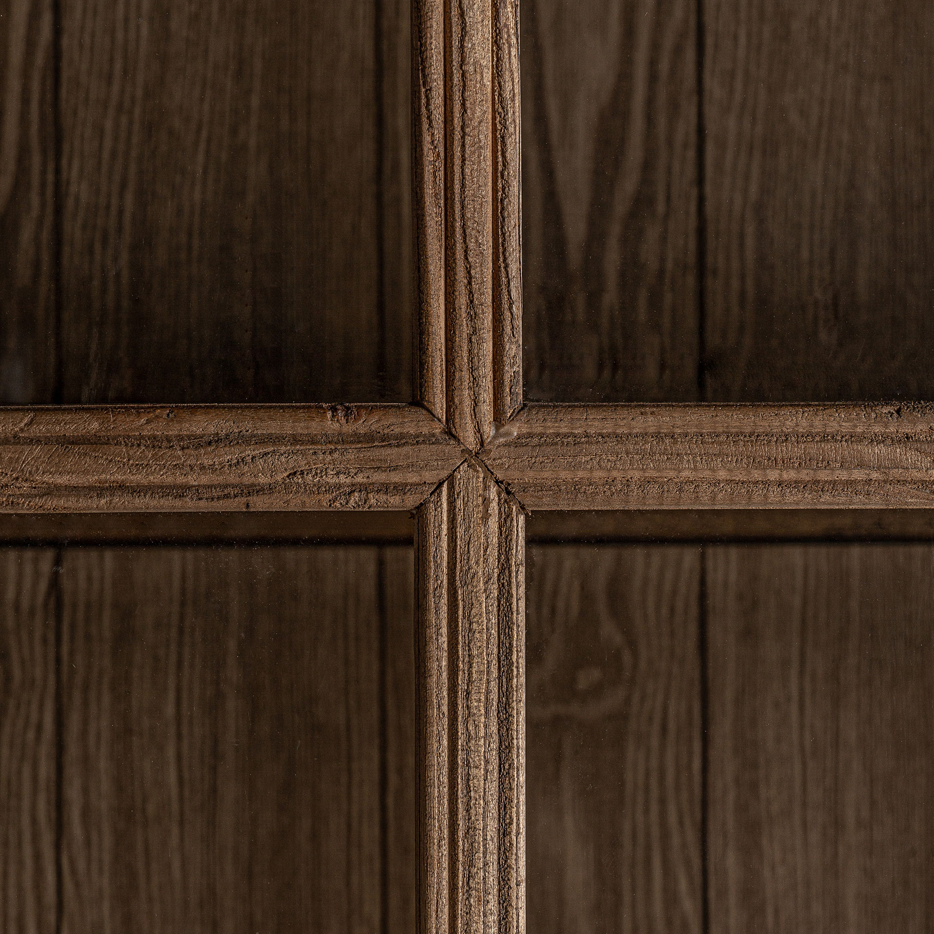 Vitrina colonial madera de olmo Pepita Tartu - Imagen 7