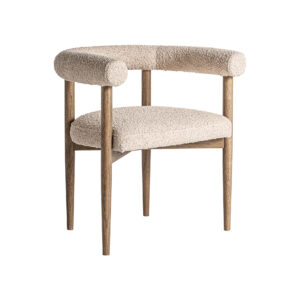 Silla bullay de estilo art deco fabricado en poliéster en color beige combinado con madera de fresno.