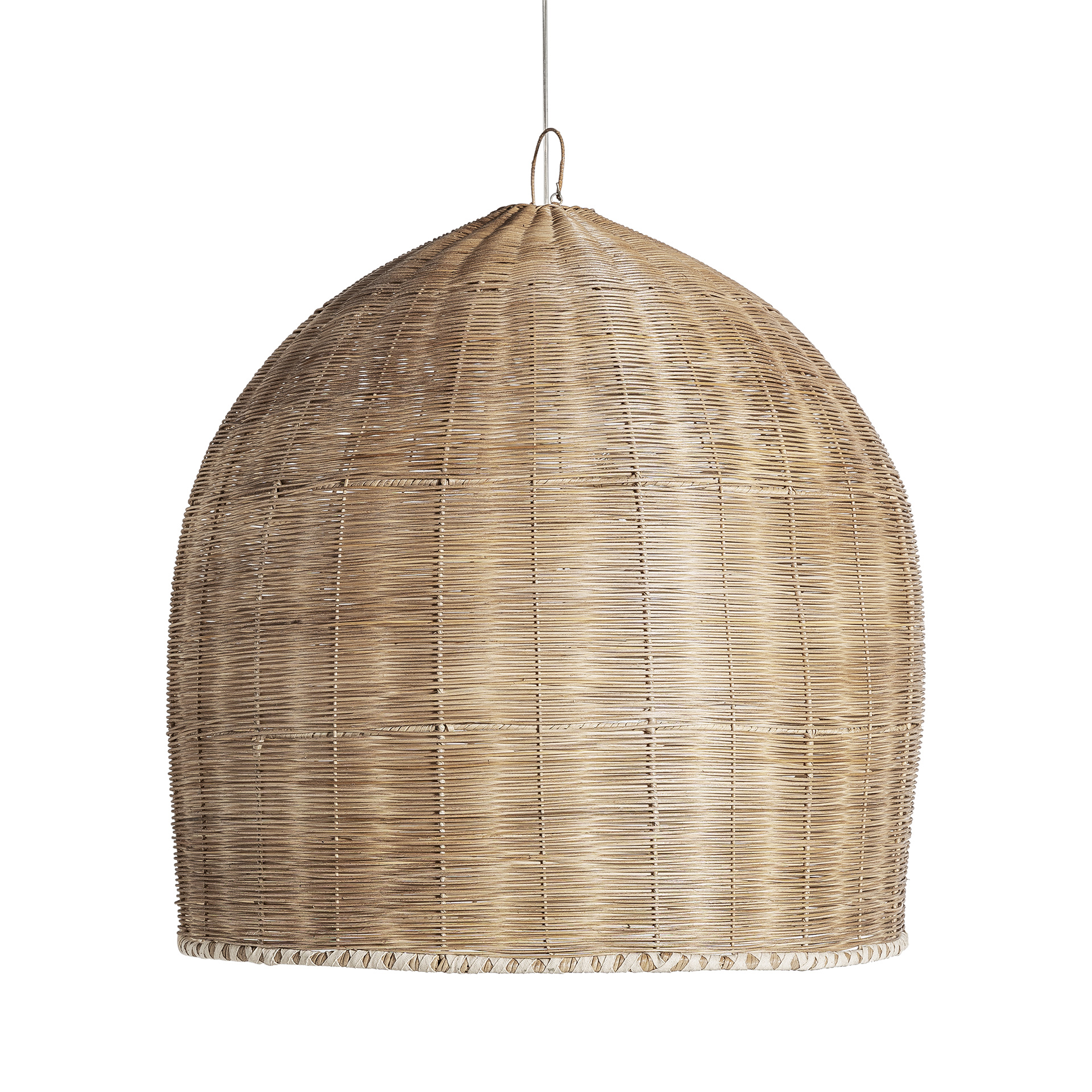 Lámpara de colgar Hatelhe de estilo boho fabricado en ratán en color marrón.