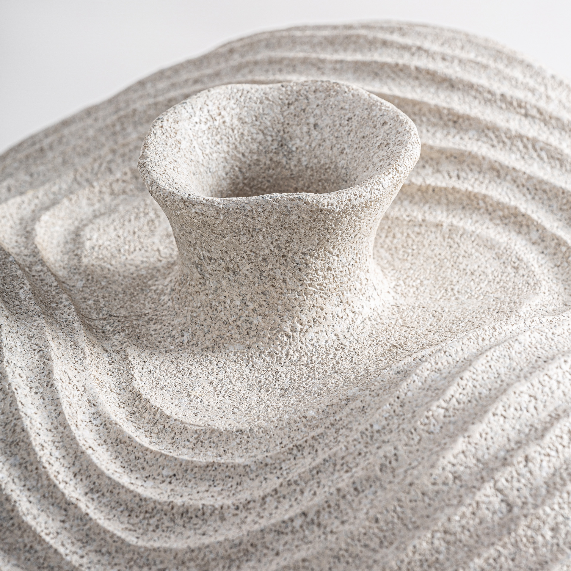 Jarrón contemporáneo resina blanco Pepita Greth - Imagen 2