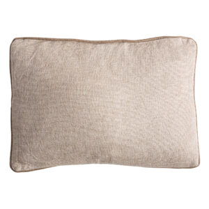 Cojín Sarabe de estilo clásico fabricado en lino en color beige combinado con fibra natural. Producto desenfundable.