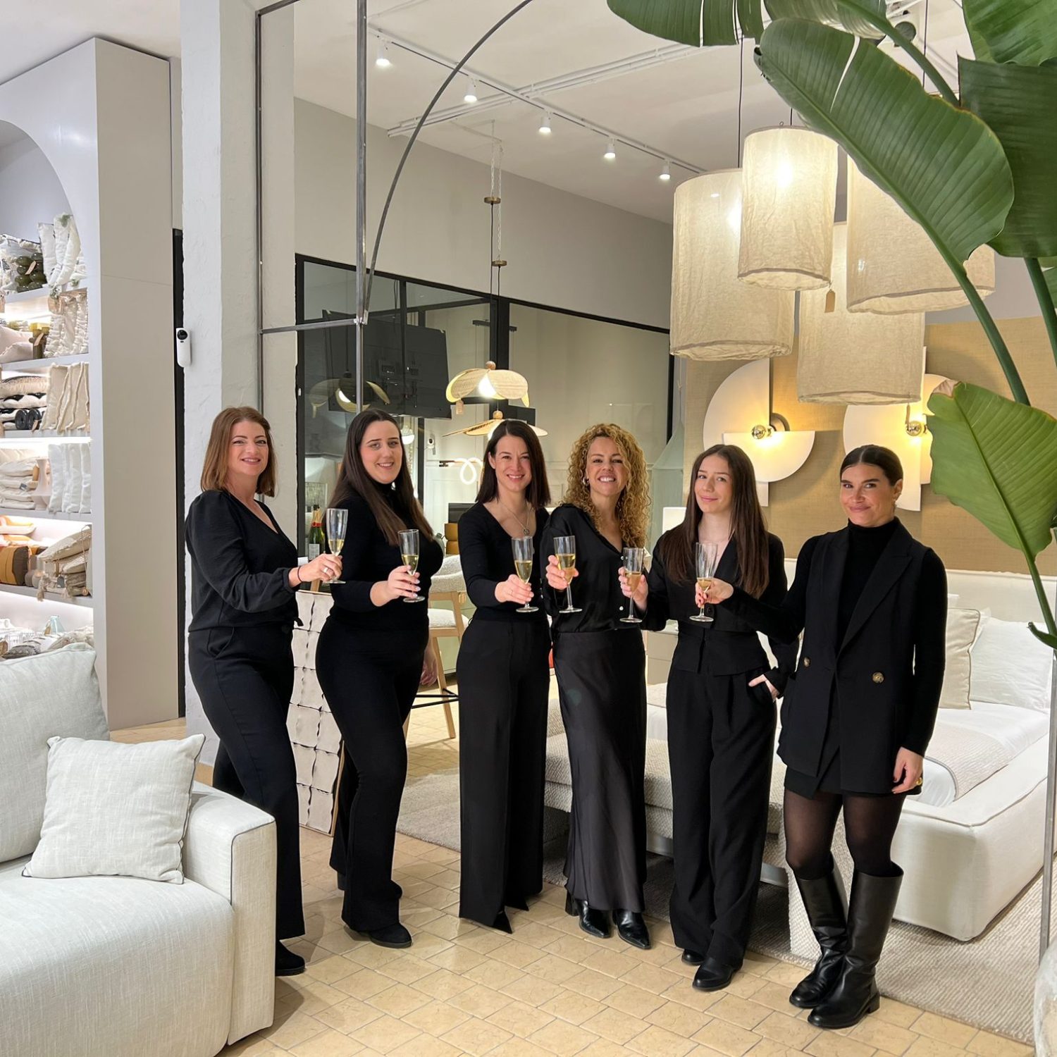 INAUGURACIÓN SHOWROOM2