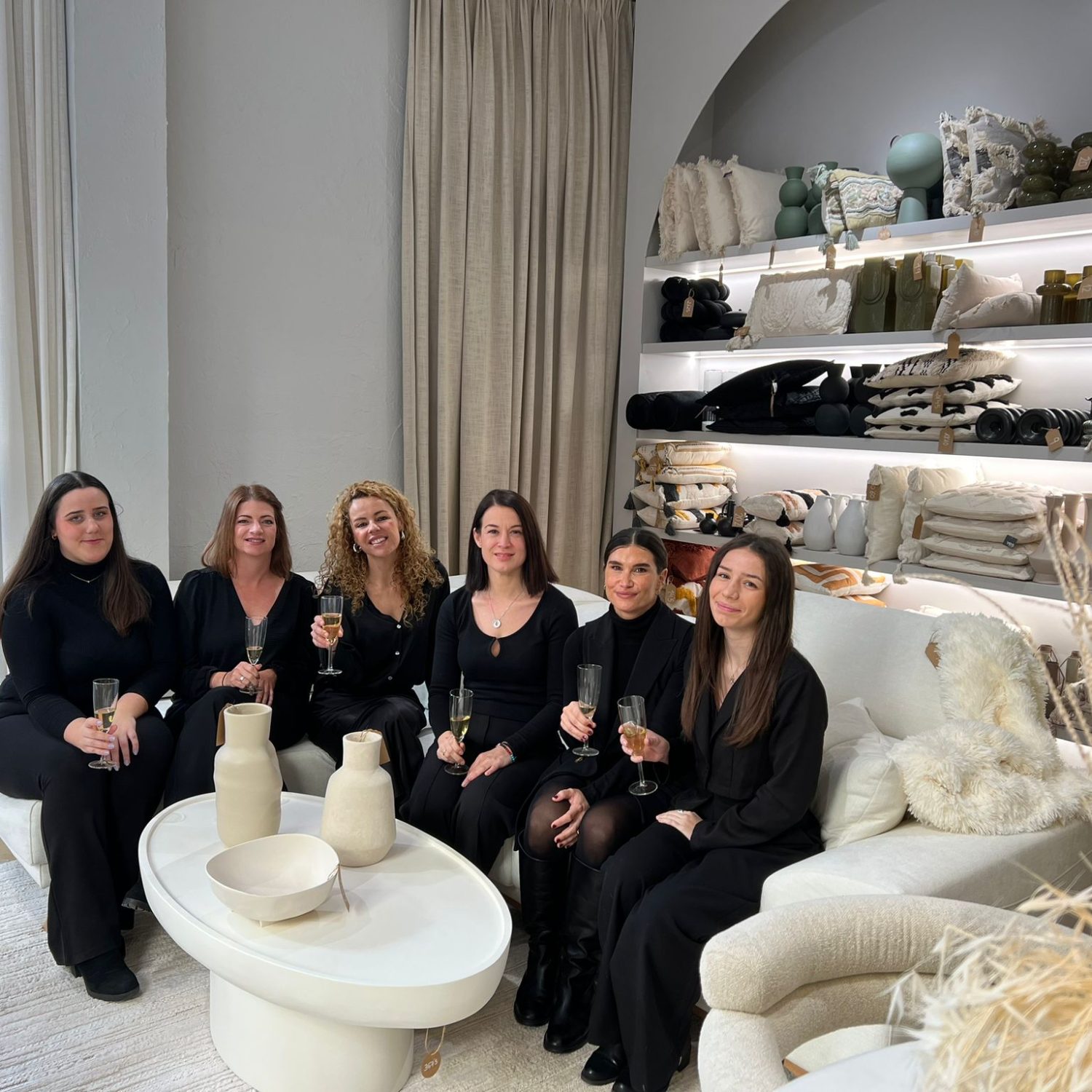 INAUGURACIÓN SHOWROOM3